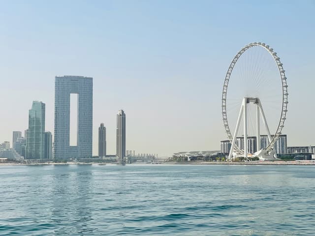 Ain Dubai: Engineering Marvel & Entertainment by Holding