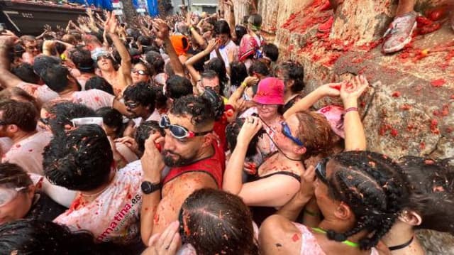 Experience the Excitement of La Tomatina Festival 2024: Spain's Epic Tomato Fight