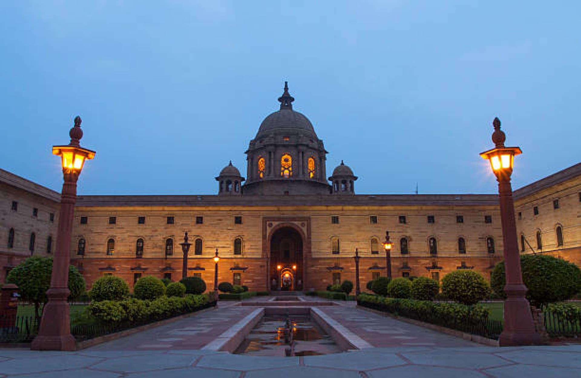 Rashtrapati Bhavan: Majestic Presidential Estate Delhi